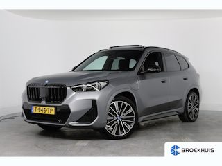 BMW X1 xDrive30e M-Sport | 1e Eigenaar! | Open Dak | Trekhaak | Sfeerverlichting | harman/Kardon | LED | Memory | HUD | 360 Camera | Cruise | 20 '' Lichtmetalen Velgen