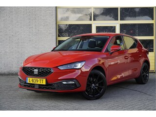Seat Leon 1.0 TSI 5drs Edition BJ2021 Lmv 17" | Led V+A | Pdc | Elek. trekhaak | App-Connect | Navi | Virtual cockpit | Climate control | Cruise control | Getint glas