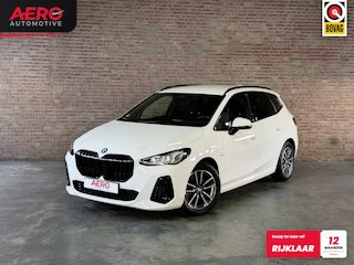 BMW 2-serie Tourer 220i Camera / Navi / CarPlay / DAB
