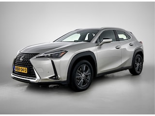 Lexus UX 250h Luxury Line | Trekhaak | PDC | BLS | Apple CarPlay / Android Auto (Navigatie) |