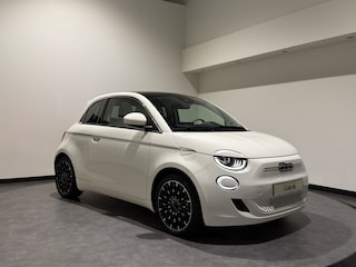 Fiat 500 3+1 La Prima 42 kWh | Luxe Leder | Keyless | ACC | SOH waarde 95,8%