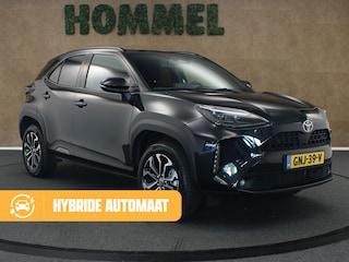 Toyota Yaris Cross 1.5 Hybrid 130 Dynamic - 17 INCH LICHT METALEN VELGEN MET MICHELIN CROSS CLIMATE BANDEN - NAVIGATIE - PARKEERSENSOREN VOOR/ ACHTER - CLIMATE CONTROL - CAMERA - VOORSTOELEN VERWARMD - KEYLESS ENTRY/ START - DODEHOEK DETECTIE - DRAADLOZE TELEFOONLADER - STUUR/ VOORRUIT VERWARMD