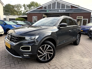 Volkswagen T-Roc 1.5 TSI Style Business Panoramadak, Stoelverwarming, App Connect
