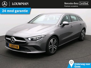 Mercedes-Benz CLA Shooting Brake 180 Business Solution Luxury Trekhaak | Parkeerpakket met achteruitrijcamera | Sfeerverlichting | Ledkoplampen | Stoelverwarming. Inclusief 24 maanden Mercedes-Benz Certified garantie voor Europa.