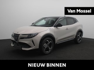 Alfa Romeo Junior 1.2 Turbo Hybrid Ibrida Sport Speciale | Techno Pack | Electrisch Panorama Schuifdak | LMV 18" | Two-Tone kleur | Spciale Actie Korting! |