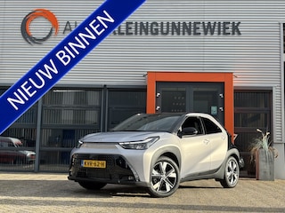 Toyota Aygo Hybrid 115 pulse / Camera / Applecarplay/Androidauto / Parkeersensoren V+A / Stoelverwarming /