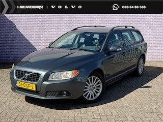 Volvo V70 2.5T Summum | Trekhaak | Stoelverwarming | Cruise Control | Climate Control | Roof Rails | Navigatie | 6CD Wisselaar | Leder | Bluetooth | Parkeersensoren |