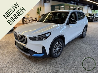 BMW iX1 xDrive30 Launch Edition 67 kWh | HUD | 360 | Keyles | BTW | LED |