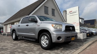 Toyota Tundra 5.7 V8 Double Cab