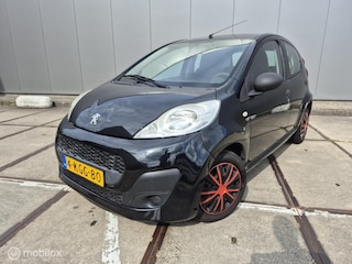 Peugeot 107 1.0 Active Airco / Nieuw APK