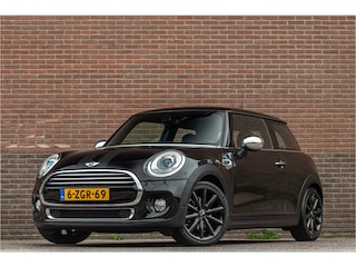 Mini Cooper 1.5 Chili, 84.000km, Half leder, Head-up, Stoelverwarming, Full LED, Navigatie, PDC, Sportstoelen.