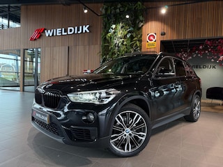 BMW X1 sDrive18i High Executive Head up pano schuif