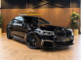 BMW M550i xDrive High Executive Bom vol | leder | beeldschermen achterin | en een adembenemend geluid