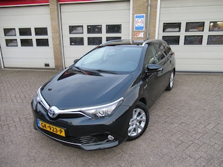 Toyota Auris Touring Sports 1.8 Hybrid Lease