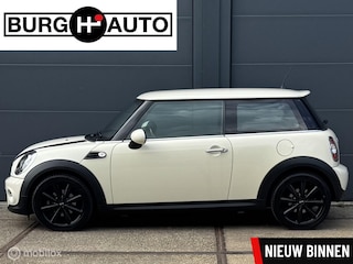 Mini Mini 3-Deurs 1.6 MINIMALIST - BI-XENON - ZWART LEER - AIRCO - CRUISE CONTROLE - 17" LMV - ZWART HEMELBEKLEDING - RADIO/CD - EL. RAMEN + SPIEGELS - NAP - NL AUTO - APK TM 02-06-2027 -