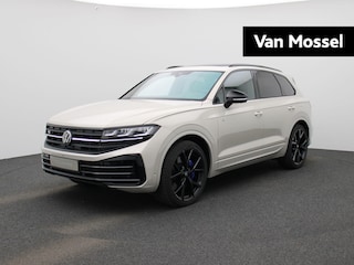 Volkswagen Touareg 3.0 TSi eHybrid 4MOTION R Edition 462 PK| SoH 100% | V6 | Panoramadak | Leder Interieur | Luchtvering | Navigatie | Dodehoekdetectie | 360 Camera | Head-Updisplay | Stoelverwarming Voor & Achter