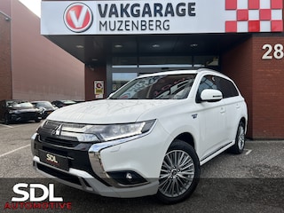 Mitsubishi Outlander 2.4 PHEV Intense+ // HALF-LEDER/ALCANTARA // NAVI + CARPLAY // CAMERA // KEYLESS // ELEK. STOEL // TREKHAAK!!