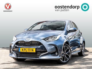 Toyota Yaris Full Hybrid Dynamic Plus Automaat | Celestite Grey Metallic | Dodehoeksensoren | Apple Carplay | Stoel-Stuurverwarming | PDC v/a | Nieuwstaat