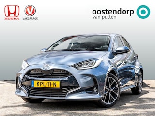 Toyota Yaris Full Hybrid Dynamic Plus Automaat | Celestite Grey Metallic | Dodehoeksensoren | Apple Carplay | Stoel-Stuurverwarming | PDC v/a | Nieuwstaat