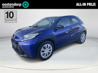 Toyota Aygo 1.0 VVT-i MT Play Toyota Aygo X 1.0 VVT-i MT play