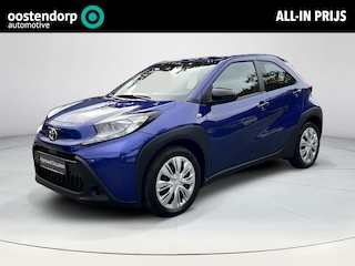 Toyota Aygo 1.0 VVT-i MT Play Toyota Aygo X 1.0 VVT-i MT play