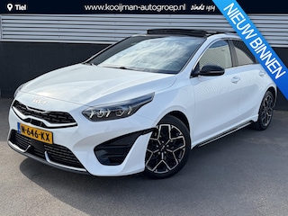 Kia Ceed 1.0 T-GDi GT-Line Schuif/kanteldak, Nieuw logo! Stoelverwarming- & Stuurwiel verwarmd, Dodehoekdetectie, Digitaal dashboard, Achteruitrijcamera, Navigatie