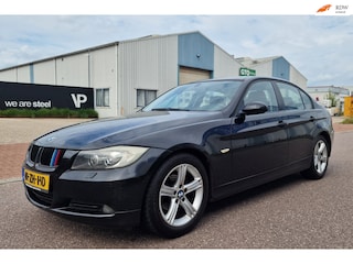 BMW 318i Business Line PSENSOR NAVI CRUISE 2 X SLEUTELS