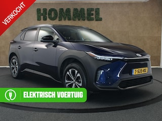 Toyota bZ4X Launch Edition 71 kWh - 100%! SOH - ORIGINEEL NEDERLANDSE AUTO - AFKOMSTIG VAN 1E EIGENAAR - 3 FASEN LADEN - ELEKTRISCHE ACHTERKLEP - ELEKTRISCH VERSTELBARE BESTUURDERSSTOEL - CAMERA - PARKEERSENSOREN VOOR/ ACHTER - DRAADLOZE TELEFOONLADER - DODEHOEK DETECTIE - KEYLESS ENTRY/ START - VOORSTOELEN VERWARMD