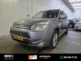 Mitsubishi Outlander 2.0 PHEV Instyle 4WD/Pano/Navi/Trekhaak