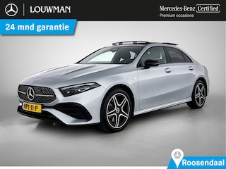 Mercedes-Benz A-klasse 250 e Business Solution AMG Trekhaak | AMG Line | Night Pakket | Panorama Schuif-Kanteldak | Sfeerverlichting. Inclusief 24 maanden Mercedes-Benz Certified garantie voor Europa.