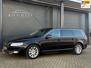 Volvo V70 2.0 T4 Dynamic, ACC, Stoel/Stuur verw., Afn Trekhaak, Standkachel, Dodehoek, Nieuwe distributieriem