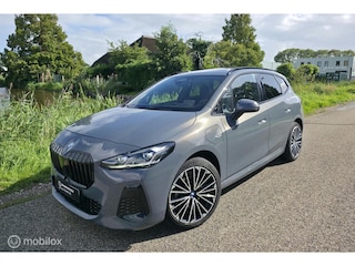 BMW 2-serie Tourer 225e xDrive / Pano / HK Audio
