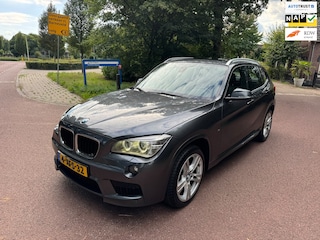 BMW X1 SDrive20i High Executive / Navi / Pano / Xenon / Leder / NAP /