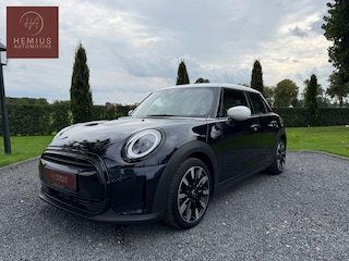 Mini Cooper 5-Deurs 1.5 | Wit Leder - Carplay | Stoelverwarming | Donkerblauw | Cruise