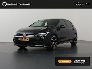 Volkswagen Golf 1.5 eTSI R-Line | Panoramadak | Stoel/Stuurverwarming | IQ Light | Achteruitrijcamera |