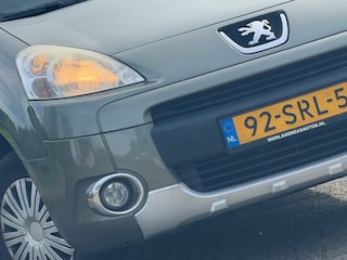 Peugeot Partner 1.6 VTi 120pk Family - Vert Persamos - Inruiltopper met airco/trkhk/cruise