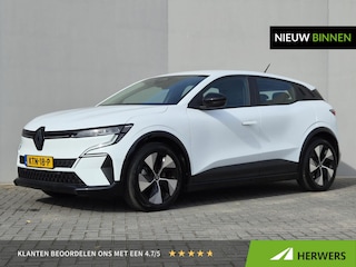 Renault Mégane EV40 Boost Charge Equilibre / SOH 94,60% / Dealer onderhouden / Navigatie via Apple Carplay of Android Auto / Achteruitrijcamera / Stuur & Stoelverwarming / Cruise control / Draadloze telefoon lader / Keyless Entry/Start /