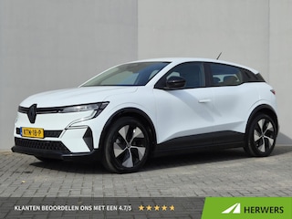 Renault Mégane EV40 Boost Charge Equilibre / SOH 94,60% / Dealer onderhouden / Navigatie via Apple Carplay of Android Auto / Achteruitrijcamera / Stuur & Stoelverwarming / Cruise control / Draadloze telefoon lader / Keyless Entry/Start /