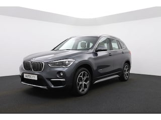 BMW X1 sDrive20i Orange Edition 192PK Panorama dak | Leder | HUD | Stoelverwarming