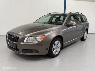 Volvo V70 2.5FT Momentum AUTOMAAT / TREKHAAK