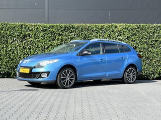 Renault Mégane Estate 1.2 TCe Bose SartStop, R-LINK, NAVIGATIE, CRUISE CONTROL, CLIMATE CONTROL, STOELVERWARMING, KEYLESS, CAMERA, LICHTMETAAL 17"