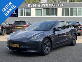 Tesla Model 3 Long Range AWD 75 kWh VAN: 35.900,- VOOR: 33.440,- UW HERFSTVOORDEEL: 2.460,-| FABRIEKSGARANTIE OP ACCU & AANDRIJFLIJN TOT 2031 OF 192.000 KM + ALGEMENE AUTO T/M 06-2027 of 80.000KM! BTW verrekenbaar