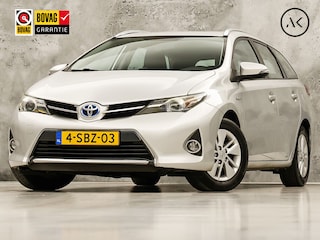 Toyota Auris Touring Sports 1.8 Hybrid Sport Automaat (NAVIGATIE, CLIMATE, CAMERA, SPORTSTOELEN, CRUISE, NIEUWE APK, NIEUWSTAAT)