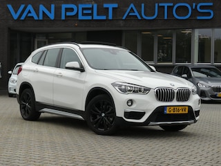 BMW X1 SDrive18i High Executive / Pano / Leer