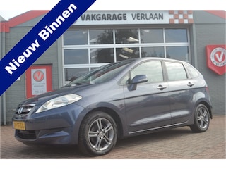 Honda FR-V 1.7i nw. distributie 6 pers. nw. apk. goed en mooi.