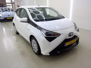 Toyota Aygo 1.0 VVT-i x-play, 1e eig! Camera! Carplay! VERWACHT!