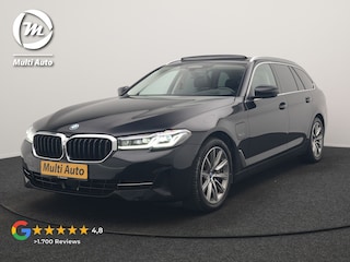 BMW 5-serie Touring 530e xDrive Business Edition Plus 293pk Dealer O.H. | Panodak | Adaptive Cruise | Head Up | Laser LED | 360 Camera | Lederen Comfortzetels Verwarmd | Sfeerverlichting | Keyless | Blis | Apple Carplay | Hifi Audio | Navigatie | DAB | Plug In Hybrid |