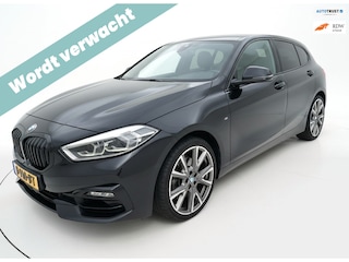 BMW 118i Executive Edition Sportline|140pk|Automaat|Sportstoelen|LED|Navi|Stoelverwarming|19inch