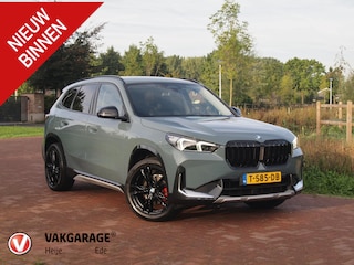 BMW X1 sDrive18i | NIEUW MODEL | Trekhaak | 19Inch | Sportstoelen met geheugen | Sfeerverlichting | Camera | Leer |