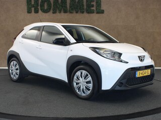 Toyota Aygo 1.0 VVT-i MT Play - ORIGINEEL NEDERLANDSE AUTO - ACHTERUITRIJCAMERA - AIRCO - APPLE CARPLAY/ANDROID AUTO - CRUISE CONTROL ADAPTIEF - GROOTLICHT ASSISTANT - BLUETOOTH TELEFOONVOORBEREIDING - VOLLEDIG HOMMEL ONDERHOUDEN
